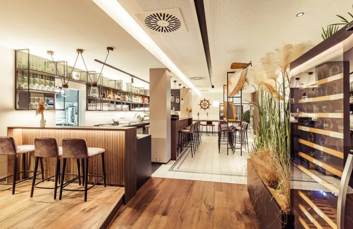 Foto di Hafenrestaurant „Zum kleinen Leuchtturm“