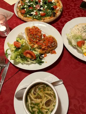 Restaurant Tyrol Cafe