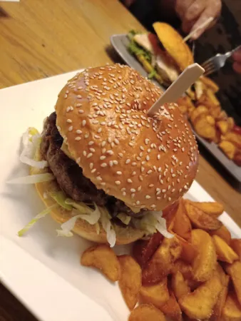 Bild von McDaniels - Bar Burgerrestaurant