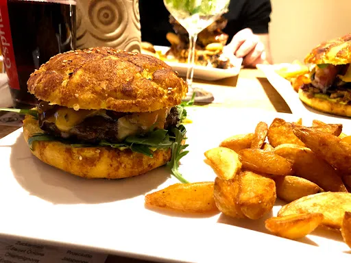 Bild von McDaniels - Bar Burgerrestaurant