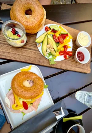 FLOS coffee&bagels