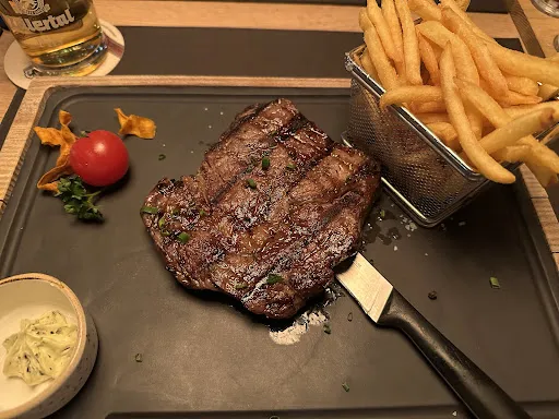 Bild von Gaspis Woodfired Restaurant & Bar direkt an der Dorfbahn der Zillertal Arena in Gerlos | Zillertal
