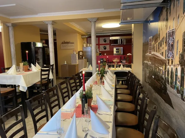 Bild von La Piazza Bar &amp; Bistro