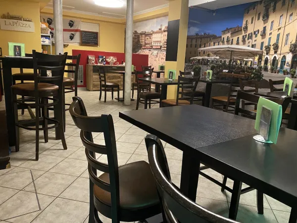 Bild von La Piazza Bar &amp; Bistro