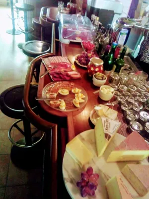 Spanische Weinhalle
