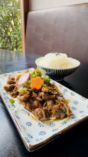 Izakaya kinomi- Japanese Tapas & Sushi Bar