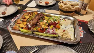 مطعم عراقي عربي كوردي Mama's Grillhaus
