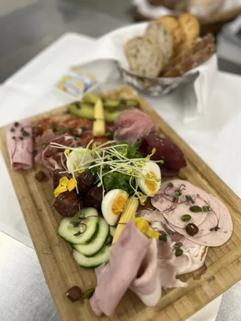 Bild von tonWERK Steak &amp; Hummer 800 ° Spezialitätenrestaurant (im Sommer im Garten)