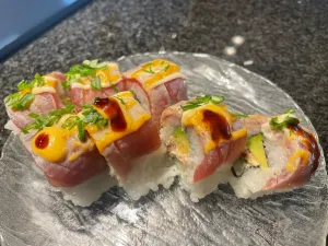 Shizuka Sushi & Momo