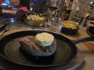 SCHWYZER HÜSLI Beizli & Bar