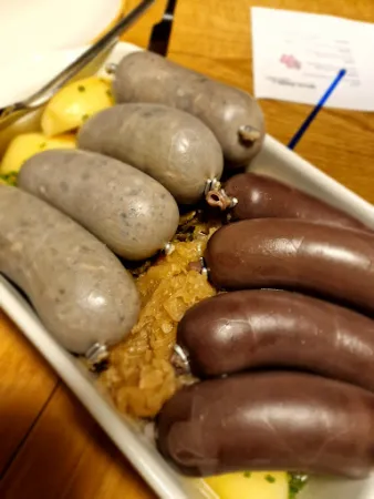 Bild von Katja & Evi`s Schlösslichäller