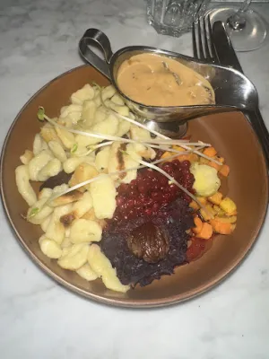 Oliv Restaurant & Bar