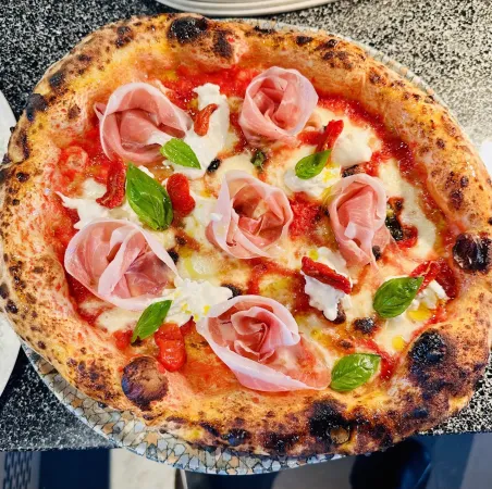 Bild von Restaurant La tavola (Pizza cucina e vino)