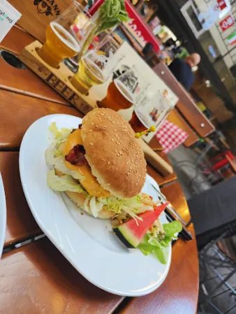 Bild von Mountain`s Akt Diner & Bar & Biergarten