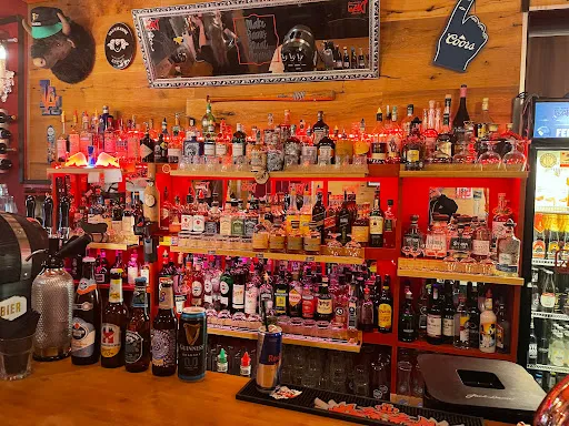 Bild von Mountain`s Akt Diner & Bar & Biergarten