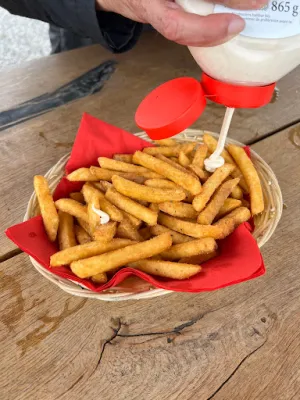 Bbq lounge bar