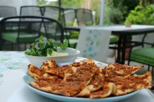 Yarim Restaurant &Bar