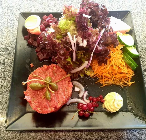 Mika&#39;s Kiosk &amp; Restaurant am Hedinger Weiher
