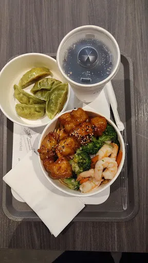 Zushi Market Plus Auhof Center