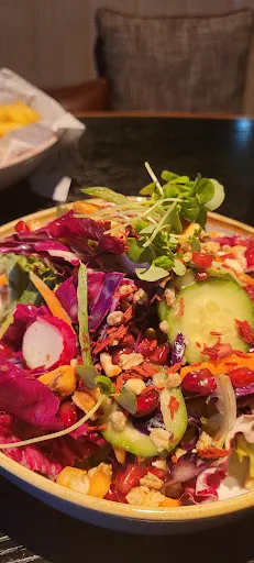Seven Botanicals Bar & Kitchen