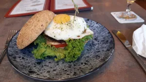 Koll Bistro Cafe
