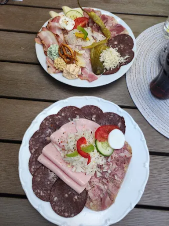 Bild von DORFHEURIGER Elisabeth