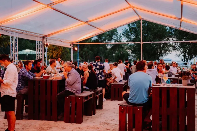 Bild von BORN TO BEACH CLUB | Podersdorf