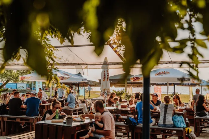 Bild von BORN TO BEACH CLUB | Podersdorf