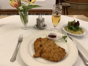 Hotel-Restaurant Zum Schwarzen Bären (Black Bear Inn)