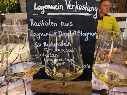 Bild von VINOTHEK in der SCHMITTN