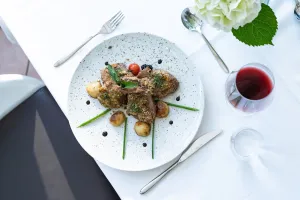Delfino Garden & Restaurant