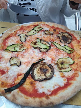 Bild von Essenziale Restaurant and Pizza