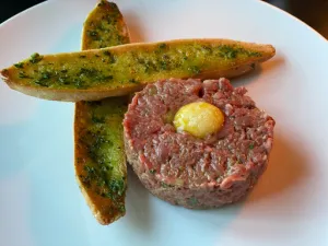 Le Loti Restaurant & Bar