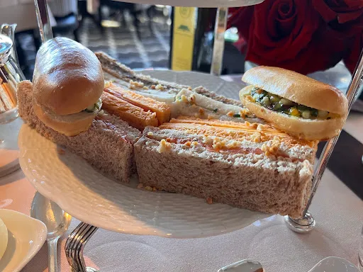 Bild von Windows Restaurant at Hotel D'Angleterre