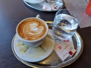 Larini - CAFE | BAR