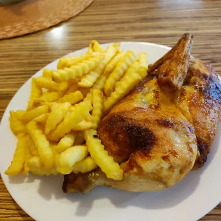Bild von Monis Grillhendl - Monika Schallmeiner