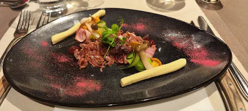Bild von VIER Studios & Restaurant