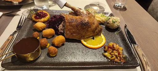 Bild von VIER Studios & Restaurant