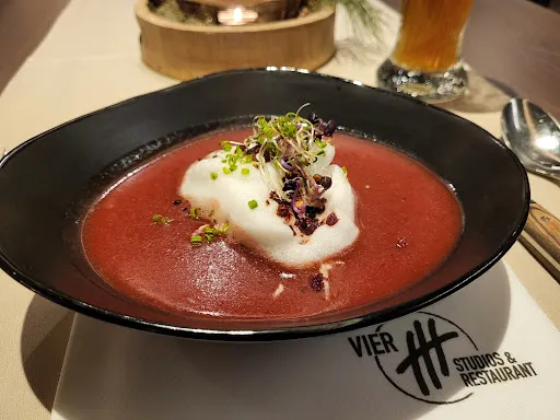 Bild von VIER Studios & Restaurant