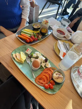 Bild von Deli Lounge Cafe Restaurant