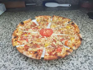 Pizza + Kebaphaus Ascot, A. Ayhan