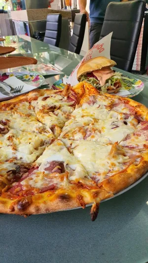 Mahlzeit Express Pizza und Kebap