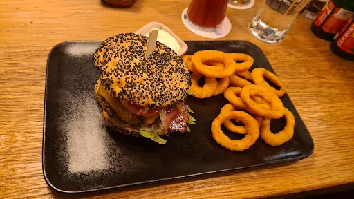 Bild von McDaniels - Bar Burgerrestaurant