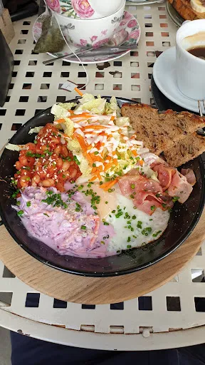 Deli Linz + Friends