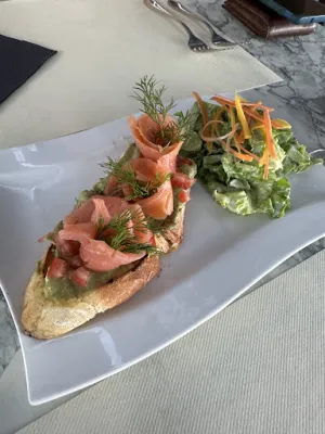 woodland Bar & Restaurant