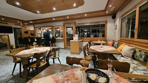Bild von Restaurant & Hostel "Hole in One"