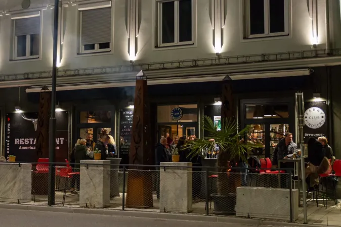 Bild von Ferry Club