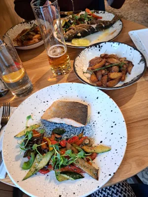 ILLY'S Bar & Restaurant