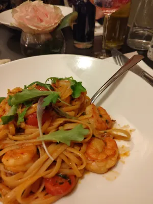 Giuseppe e amici GmbH - Pizzeria