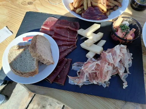 Restaurant und Camping Muntanela Radons